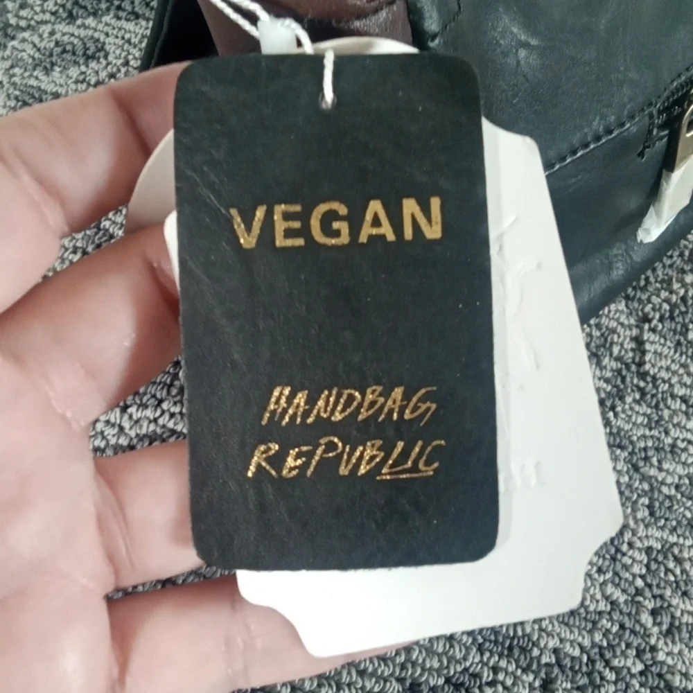Republic Womens Vegan Leather Messanger Laptop Bag Womens